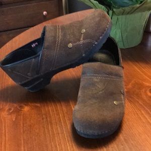 Size 41, Chocolate Brown Suede Clogs
